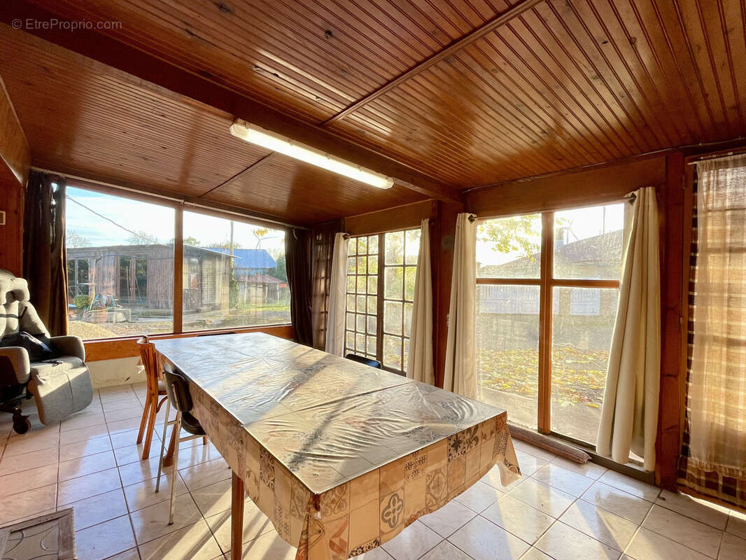 Maison à LA CHAPELLE-BATON