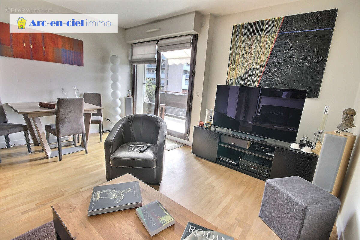 Appartement à PARIS-19E