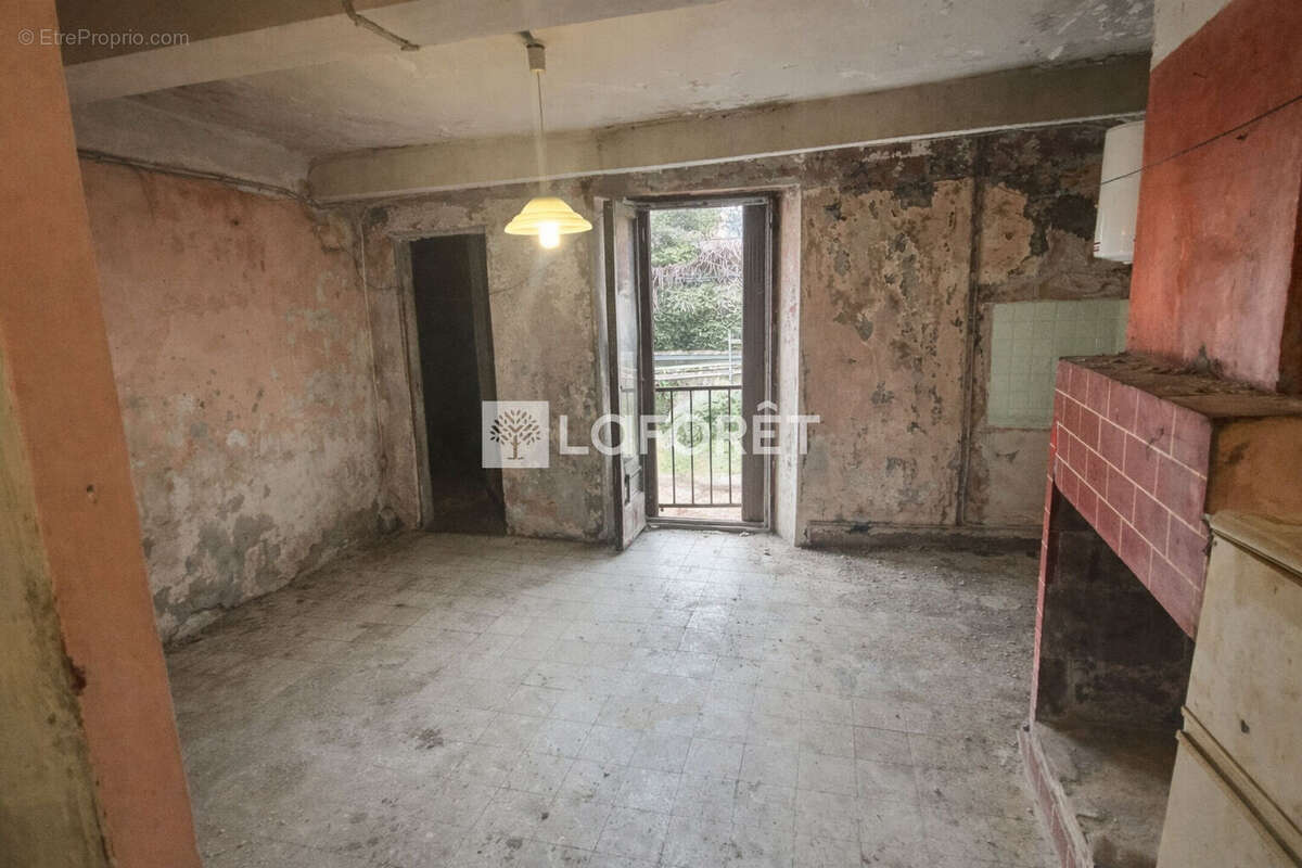 Maison à LA ROQUEBRUSSANNE