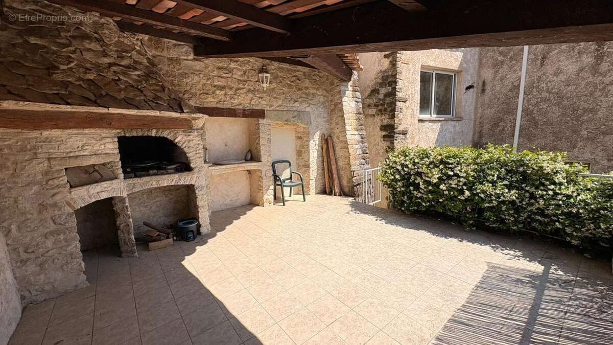 Maison 3 pièces / 78.43 m² / 90 000 EUR / SAINT-ETIENNE-LES-ORGUES - photo 2
