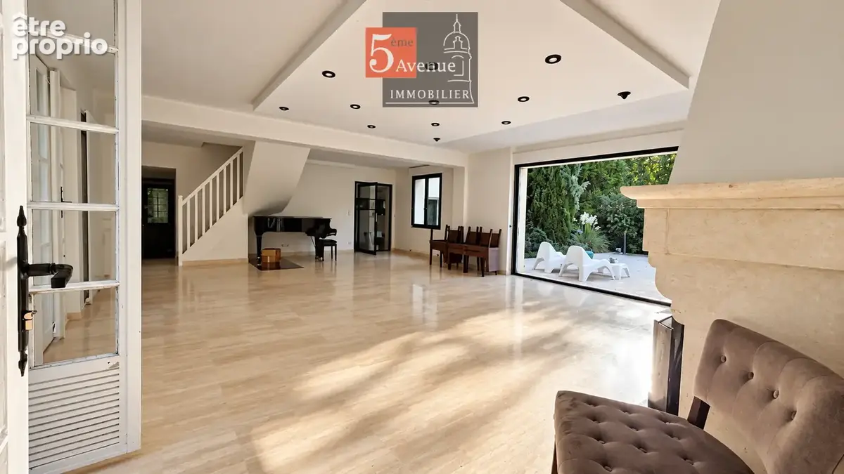 Maison située dans le domaine du lys de 245m2 3000m2 de terrain - photo 5