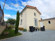 Maison à SAINT-BEAUZIRE