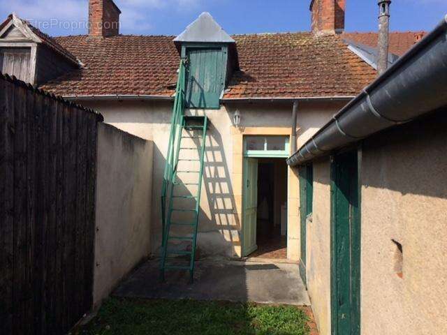 Maison à CHARENTON-DU-CHER