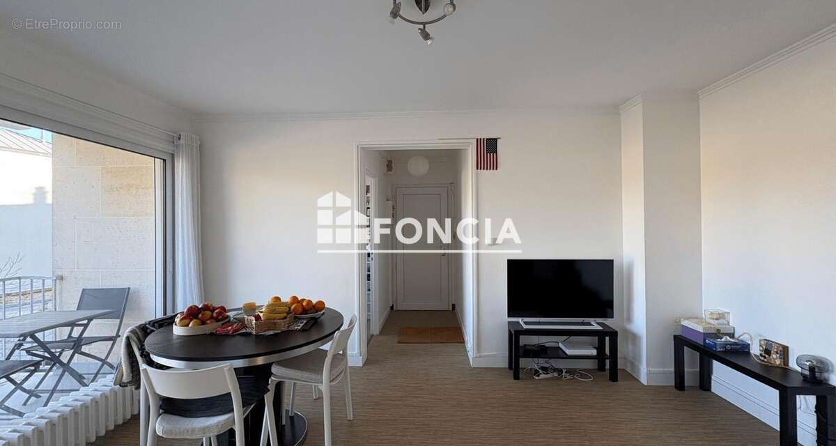 Appartement à EPERNON