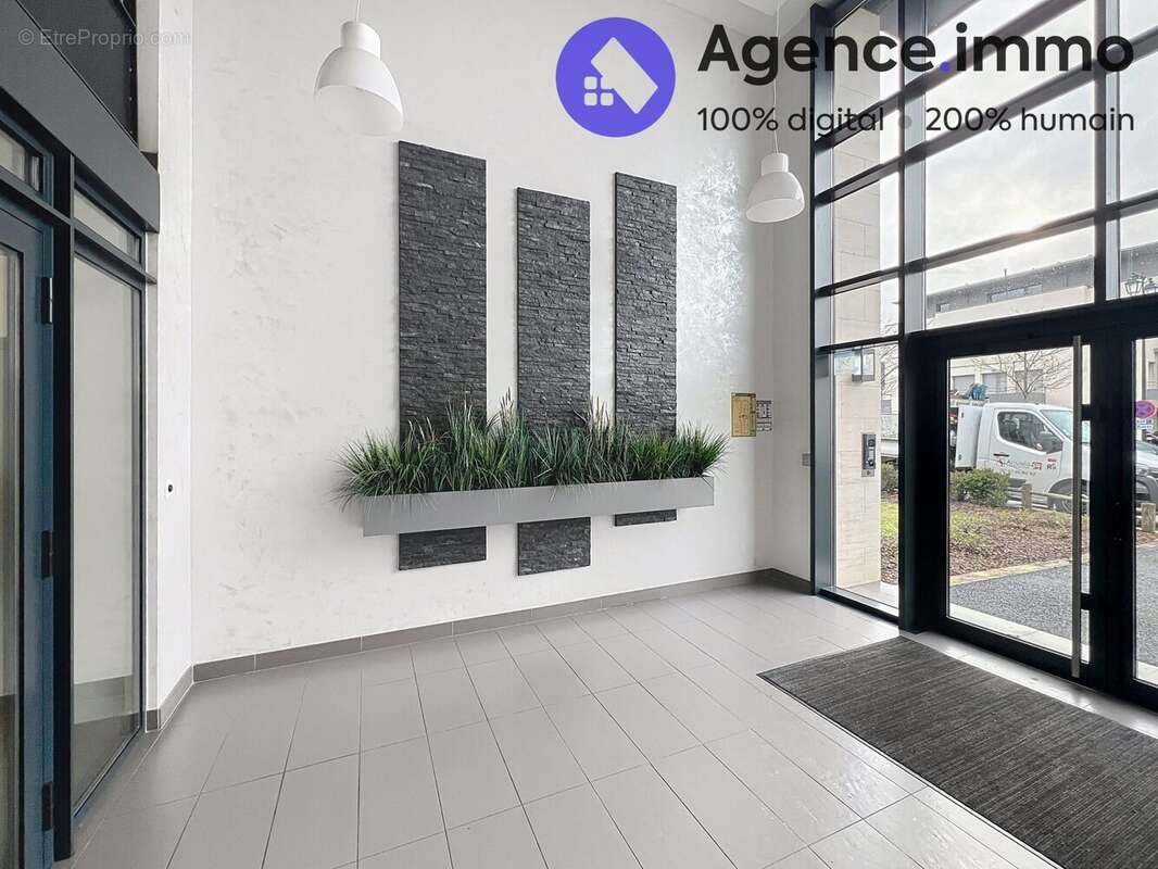 Appartement à SAINT-CYR-SUR-LOIRE