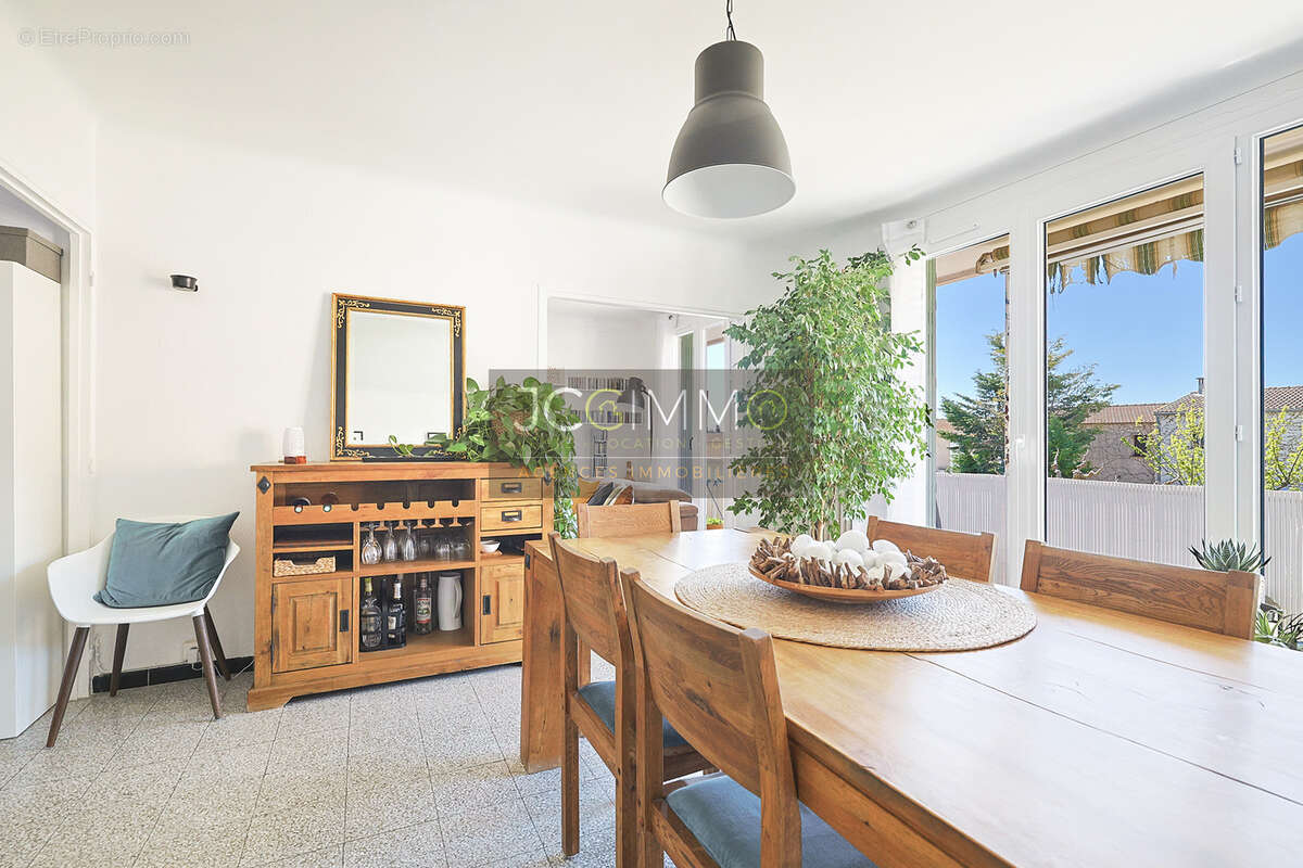 Appartement à CUERS