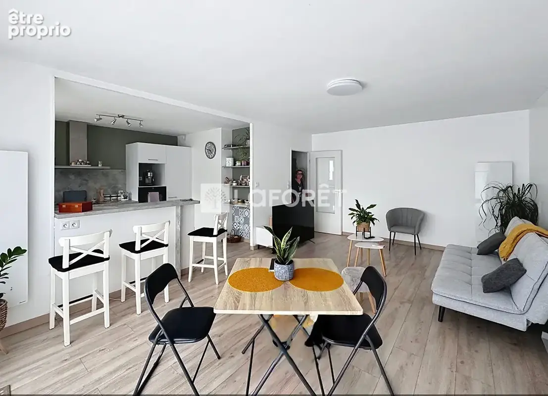 CALAIS - Appartement 60 m2 - 1 Chambre - Balcon / Terrasse - photo 2