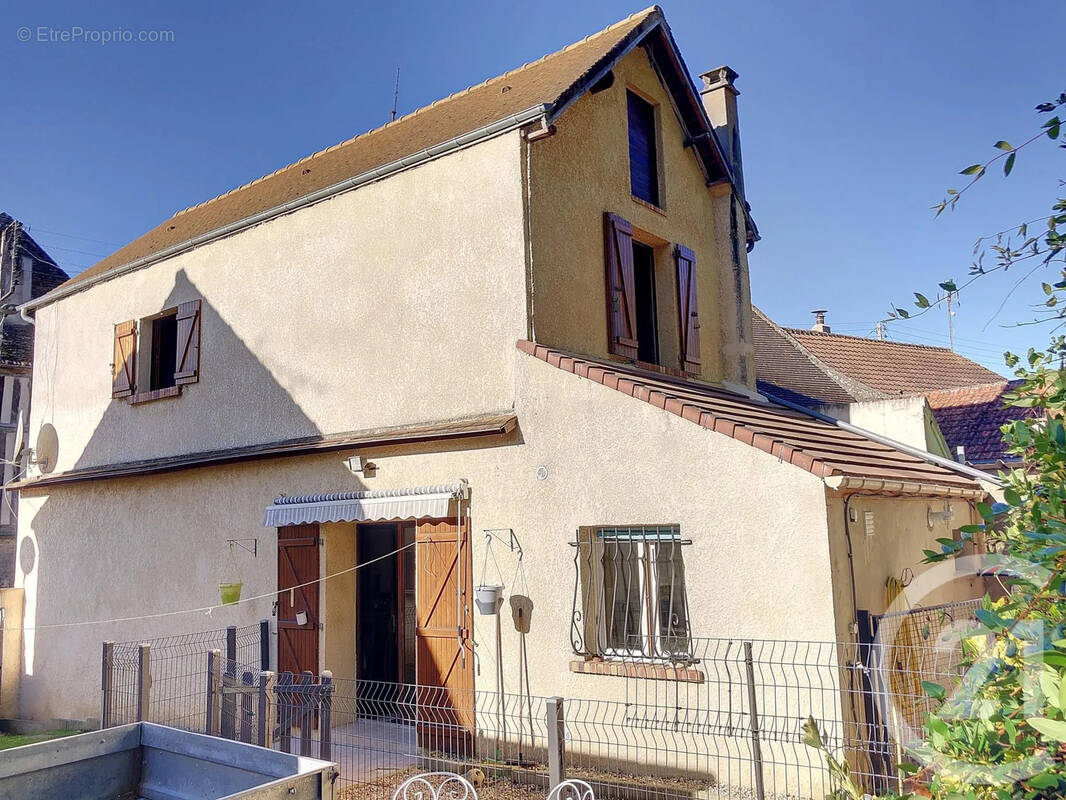 Maison à IVRY-LA-BATAILLE