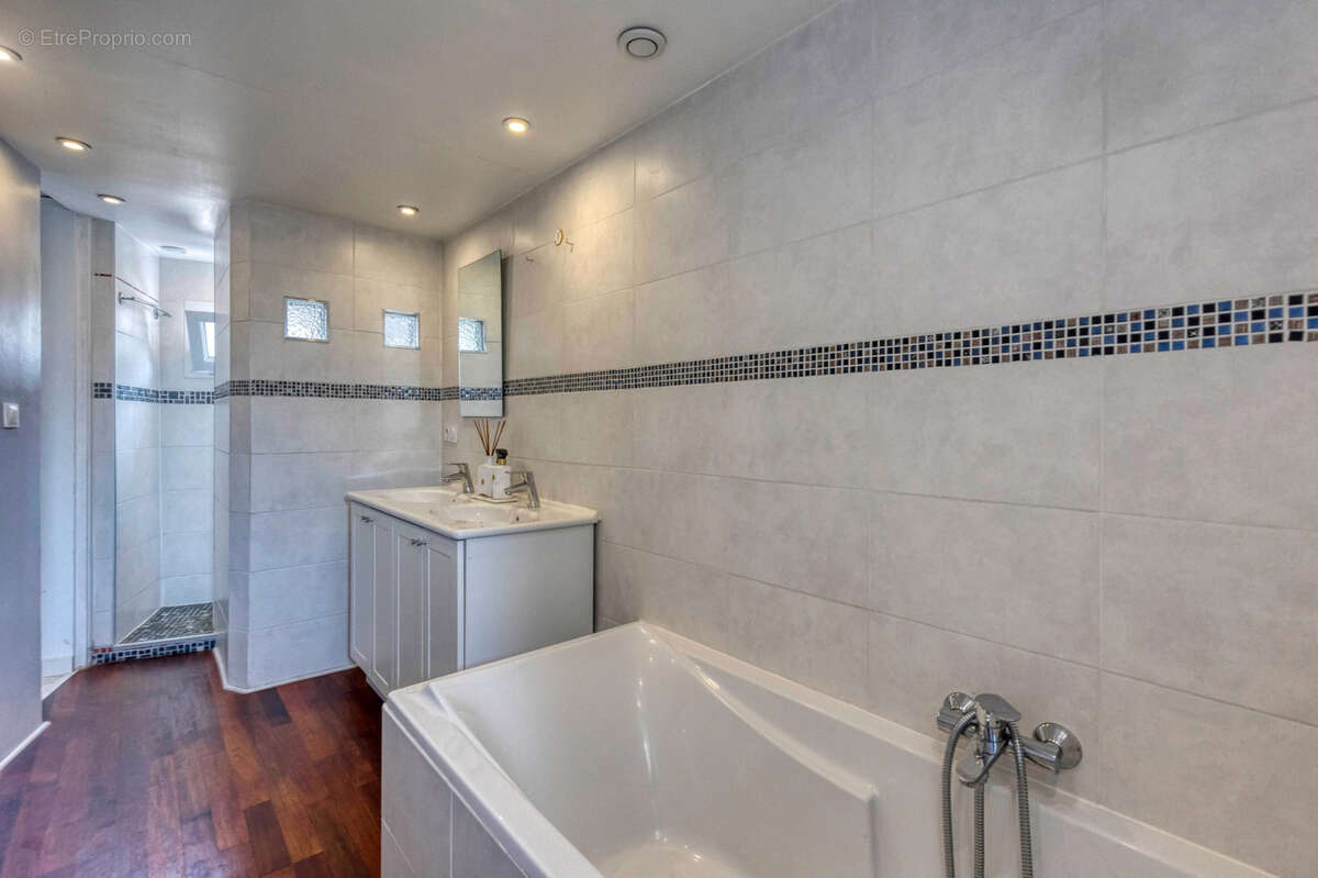 Maison à VILLARD-BONNOT