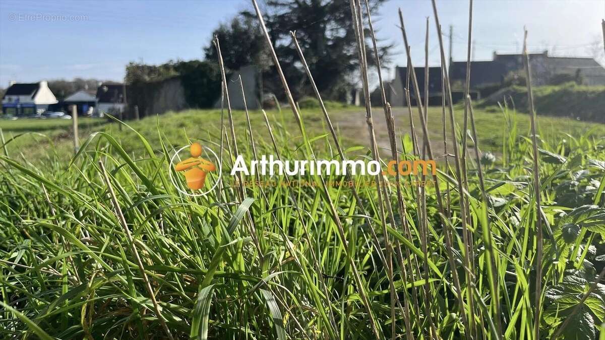 Terrain à PONT-AVEN