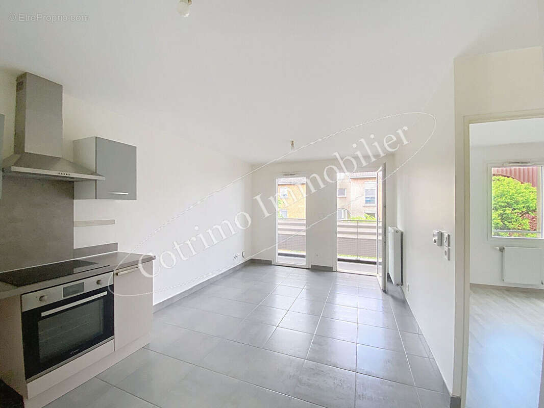 CHASSIEU 69680  Beau T2 de 39,44m²+balcon+parking - photo 3