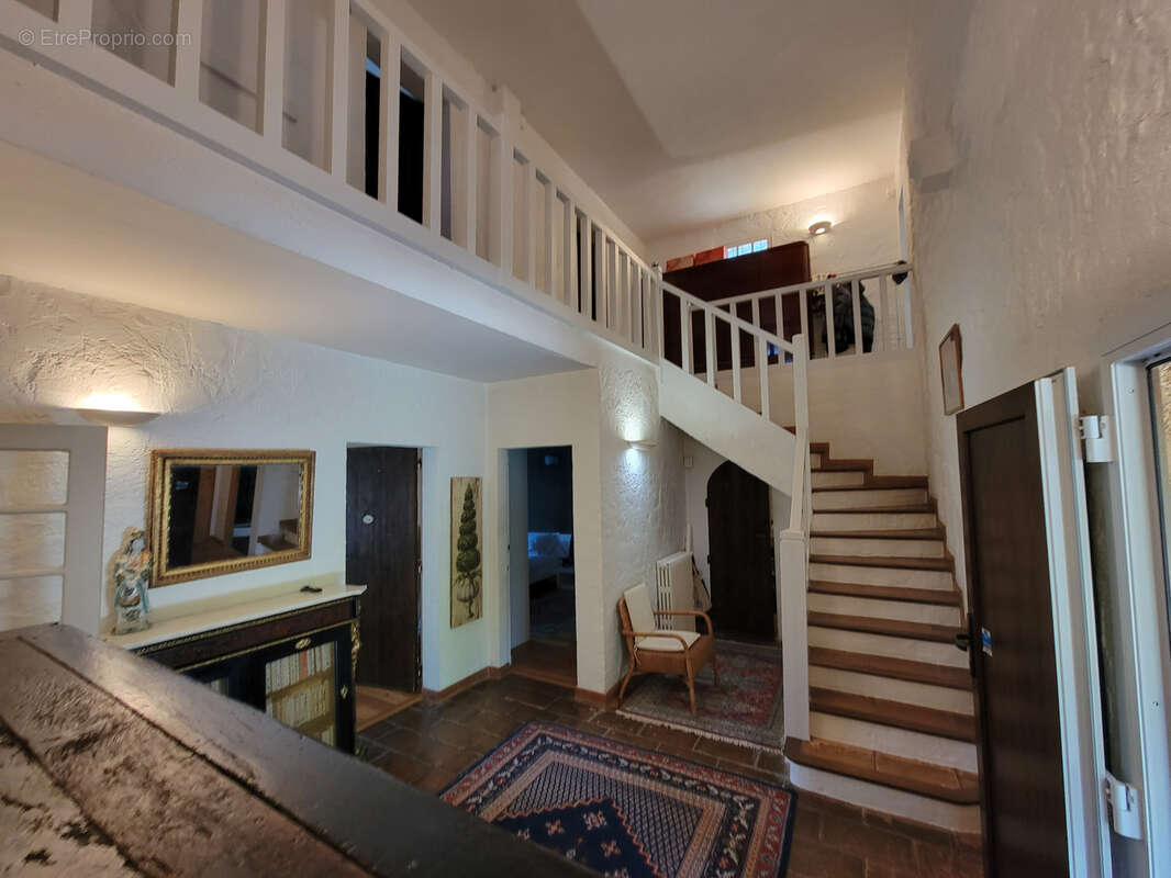 Maison à VALBONNE