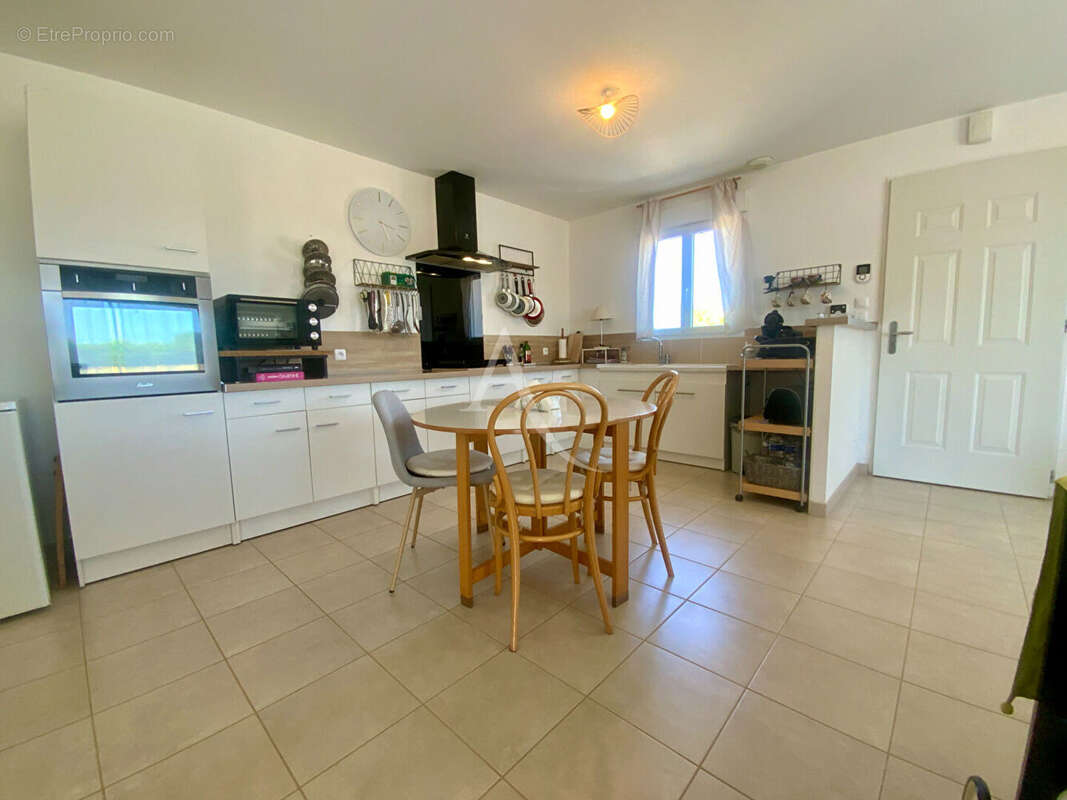 Maison Champagnolles 4 pièce(s) 98.5 m2 - photo 3