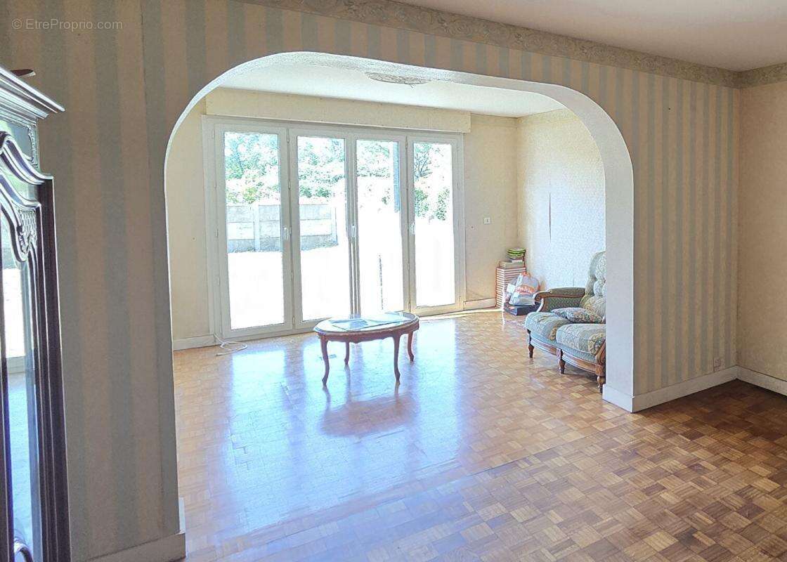 Maison d'habitation, 100m², RIA A PIED - photo 3