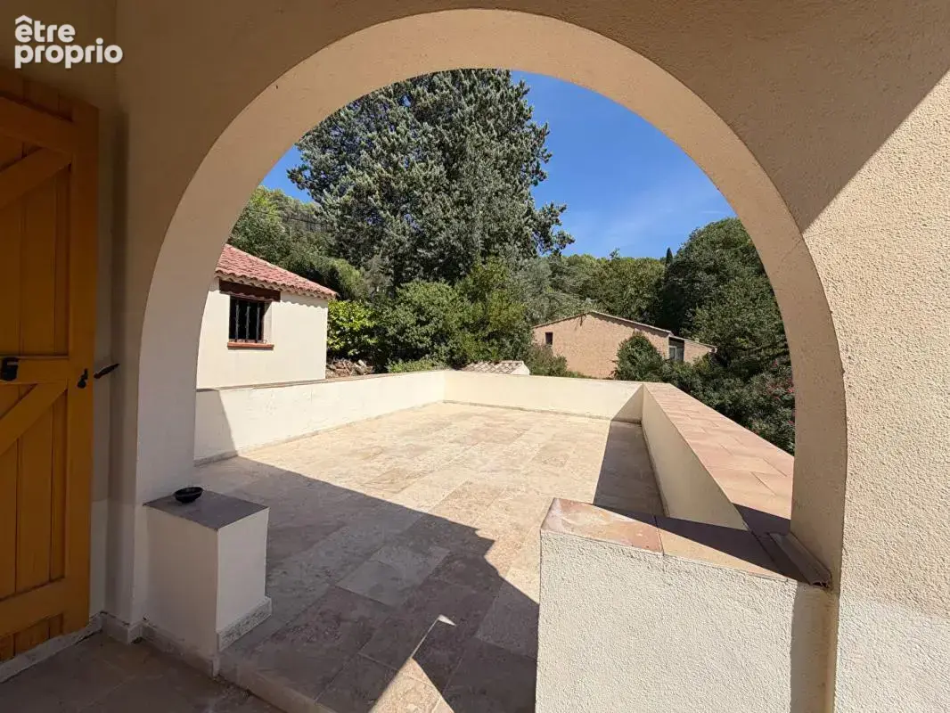 Villa de caractère  5 pièces 147 m² Piscine Vue sur le château de Salernes - photo 4