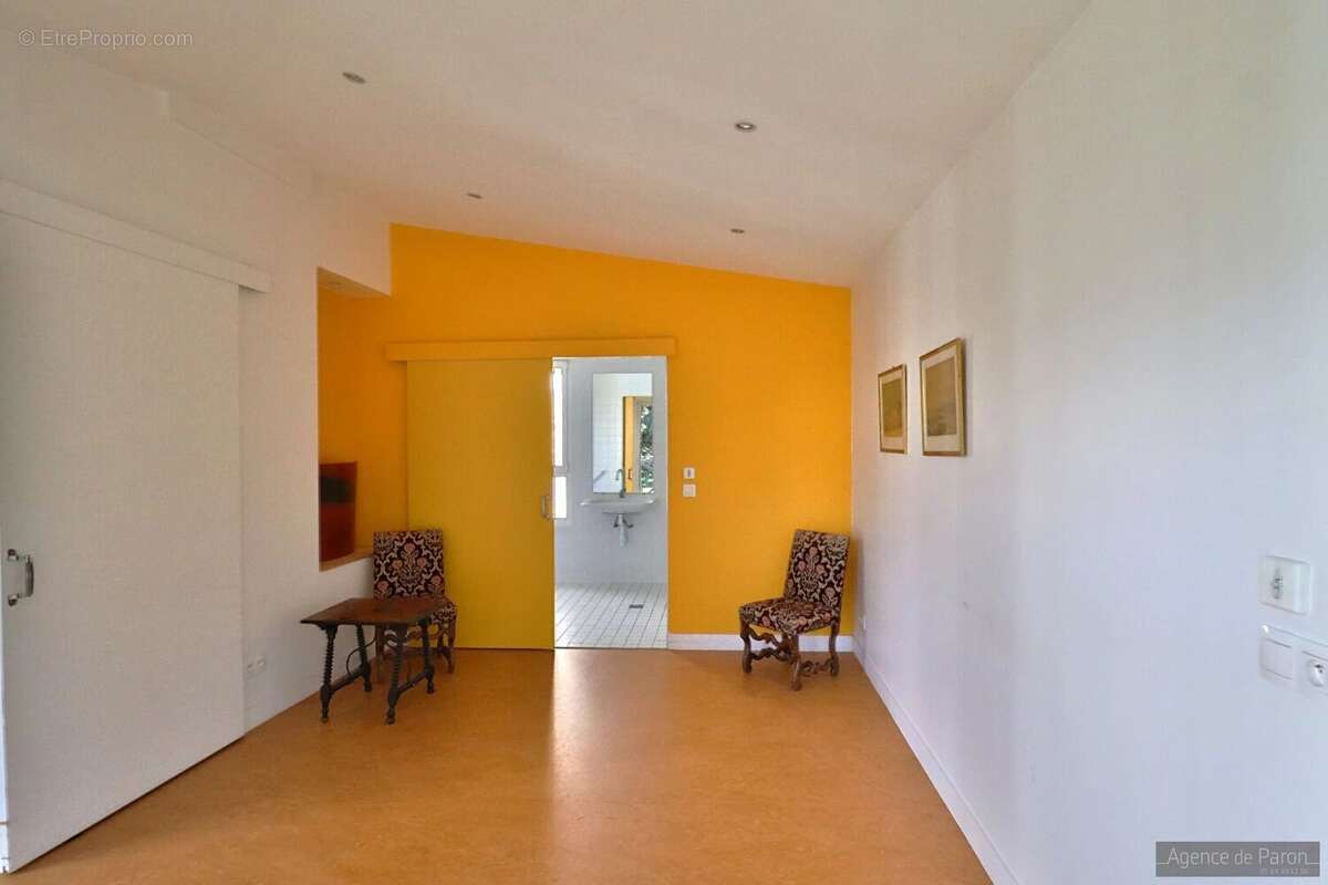 Maison à VERRIERES-LE-BUISSON