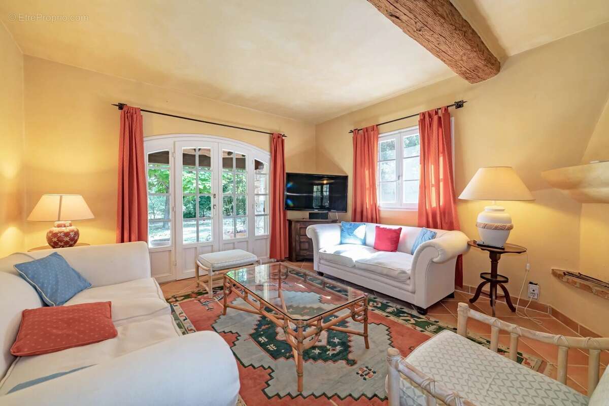 Maison à ROQUEFORT-LES-PINS