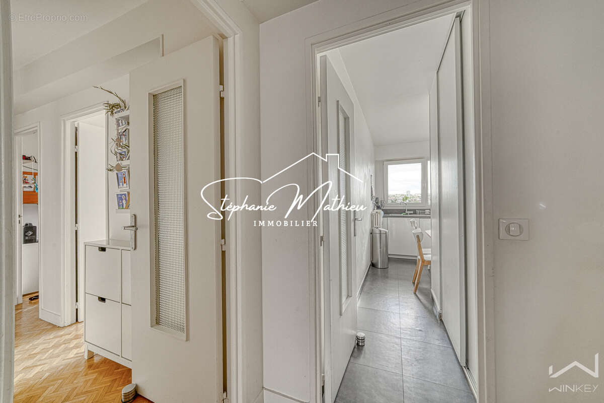 EXCLUSIVITE - Rueil Triangle d’Or   4 pièces, 5e étage, balcons, jolie vue, parking en sous-sol + cave - photo 10