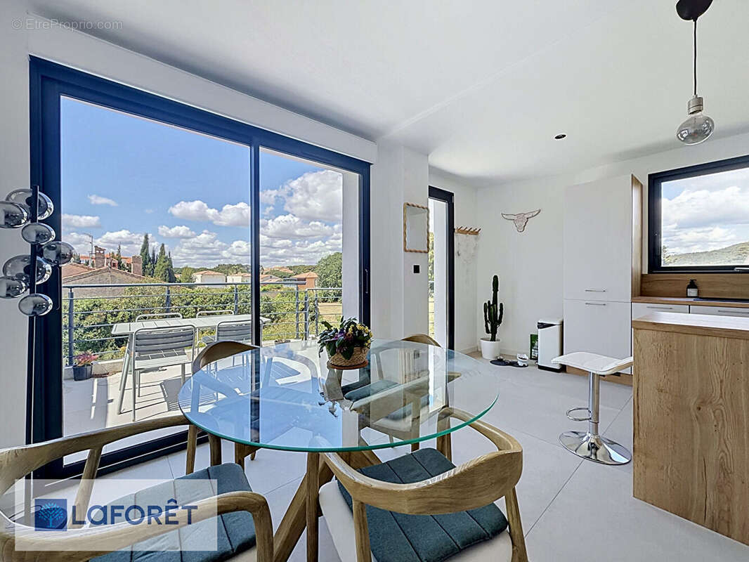 Appartement à SIX-FOURS-LES-PLAGES