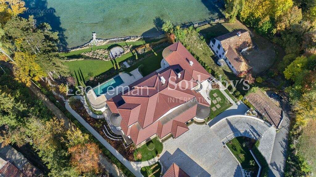 Maison à CHENS-SUR-LEMAN