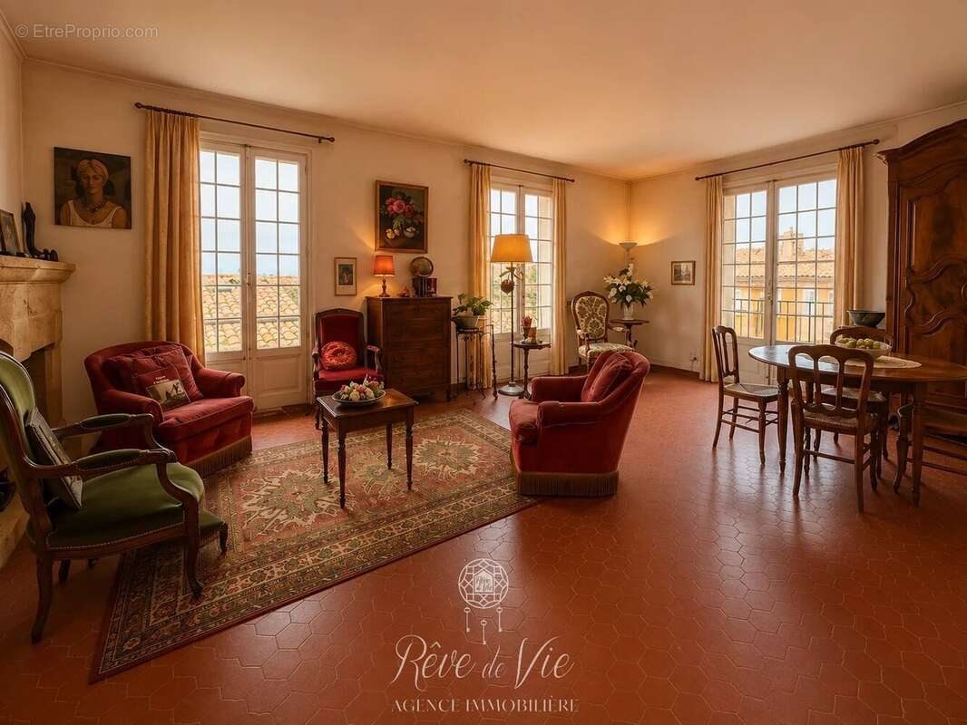Grande maison avec garage au cœur du village de bormes-les-mimosas - photo 4