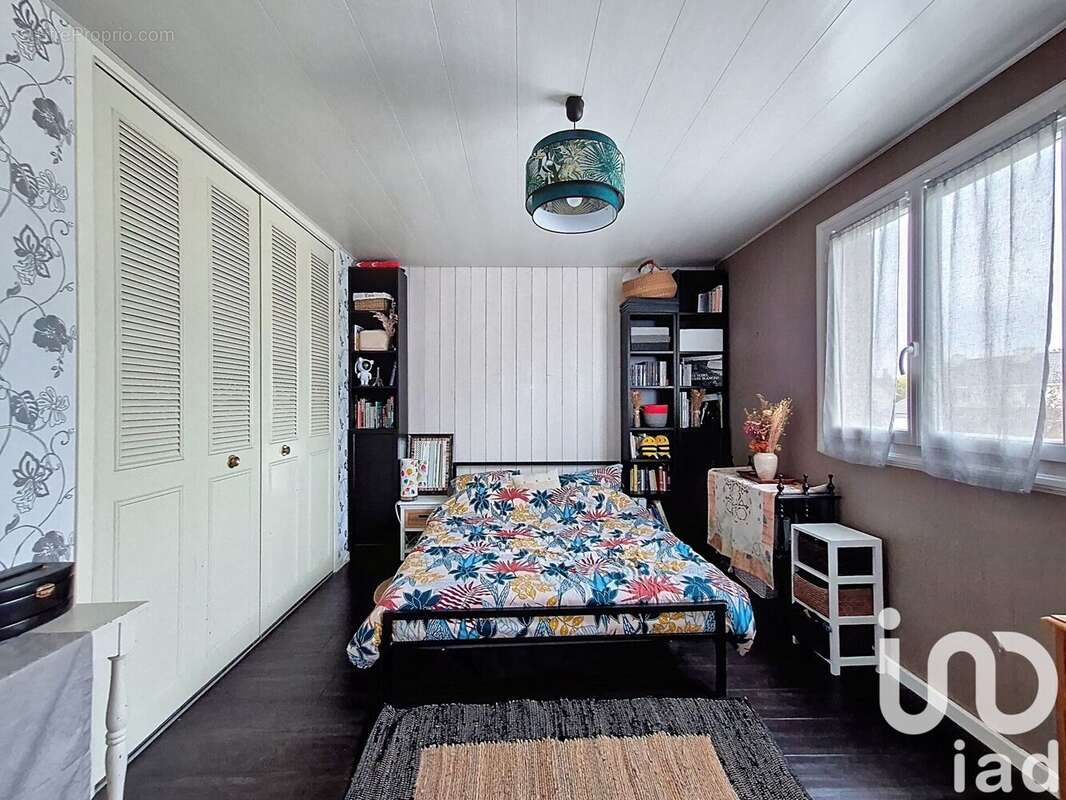 Photo 6 - Maison à LE MESNIL-SAINT-DENIS