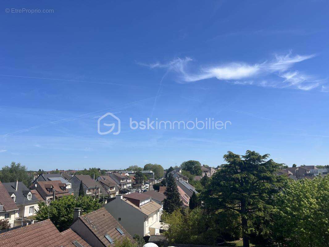 Appartement à PONTAULT-COMBAULT