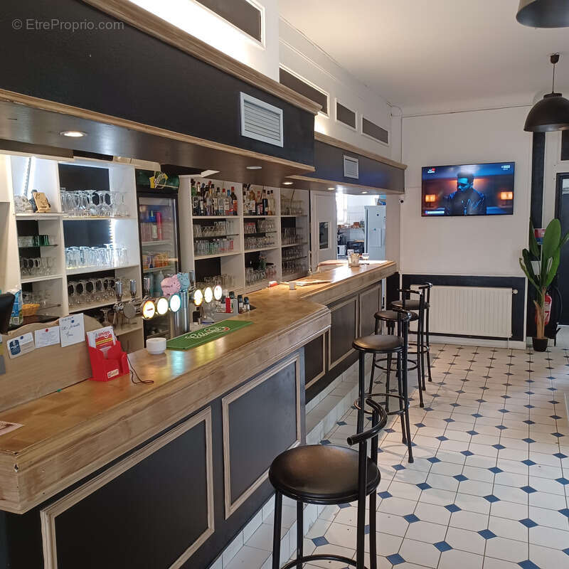 Commerce à MARGUESTAU