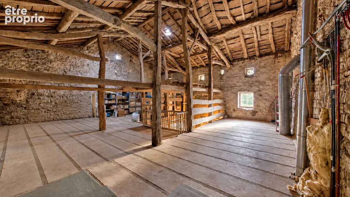 Maison de caractère avec seconde habitation, jardin et granges aménageable - photo 19