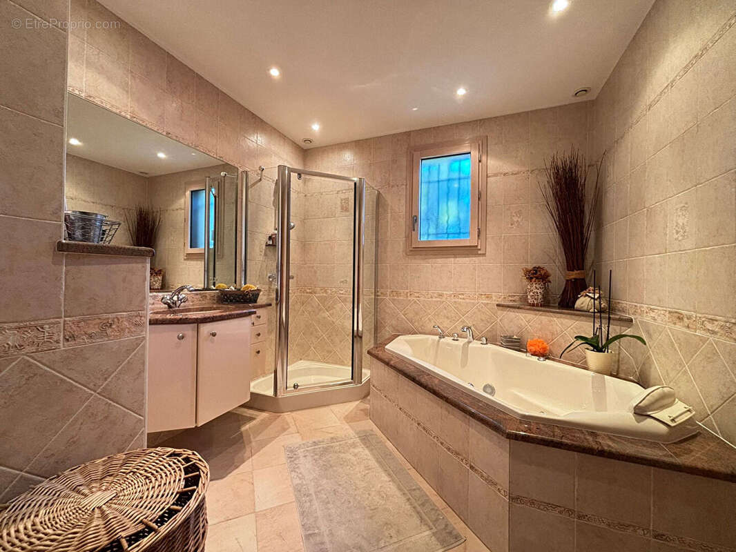 Maison à SAINT-SULPICE-DE-ROYAN