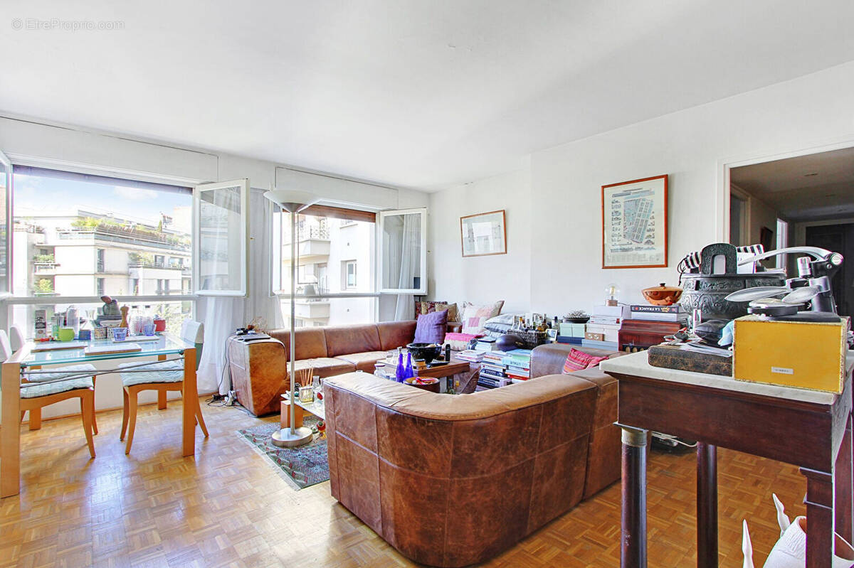 Appartement à PARIS-15E