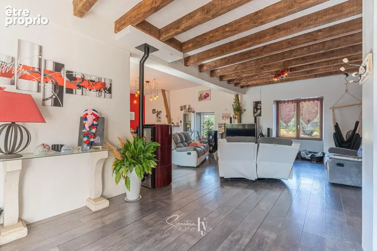 Maison 189 m² à Saint-Amand-Le-Petit  - photo 12