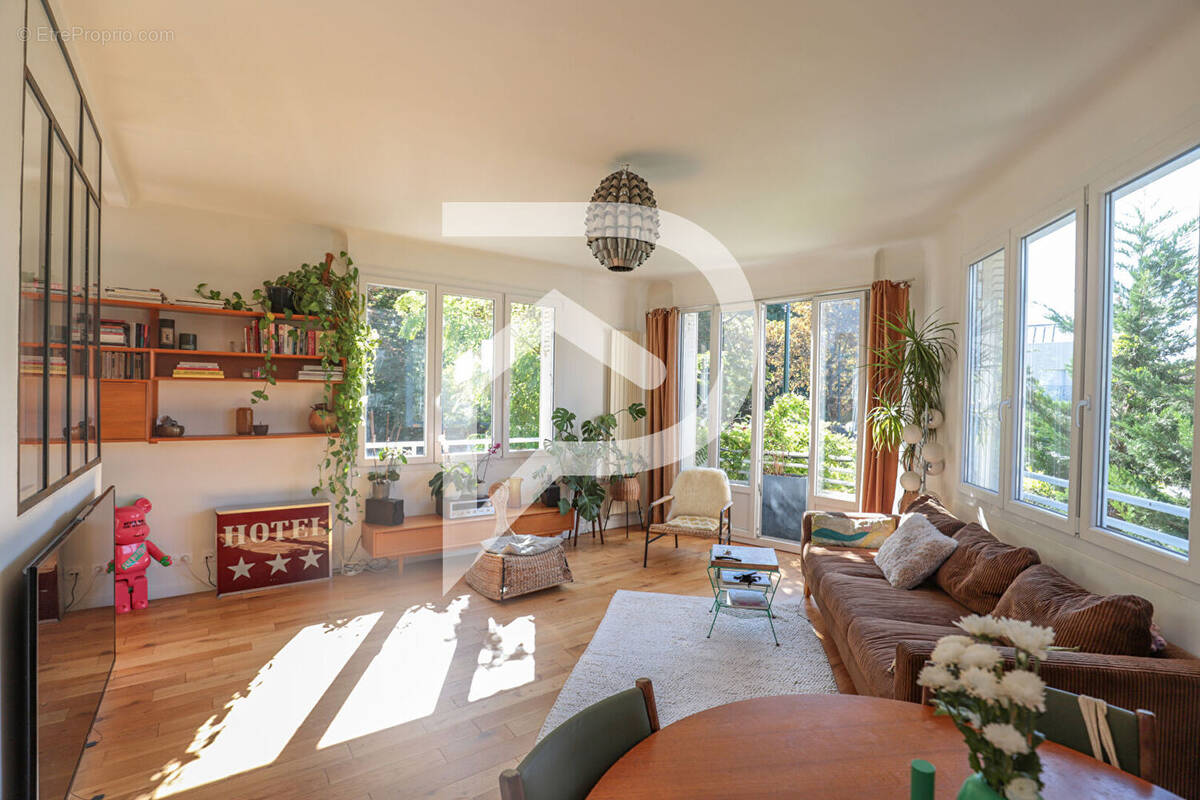 Maison à LE PLESSIS-ROBINSON