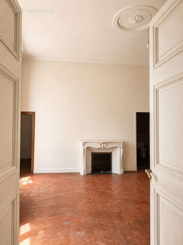Une demeure historique au cœur d'Arles   Plus de 600 m2 pour un projet d'exception - photo 5