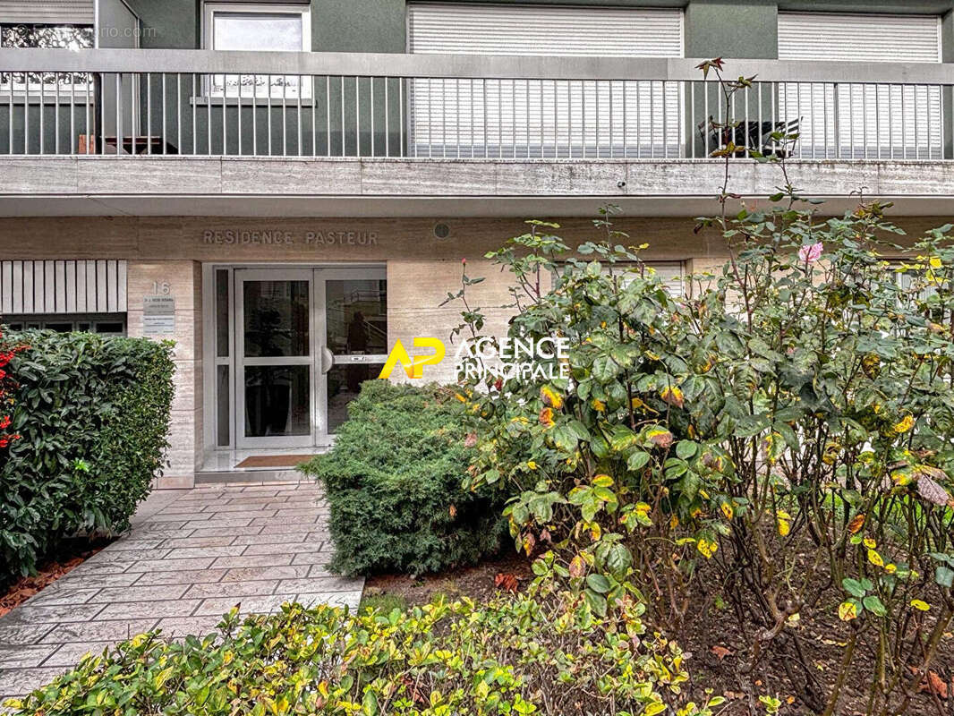 Appartement à SARTROUVILLE