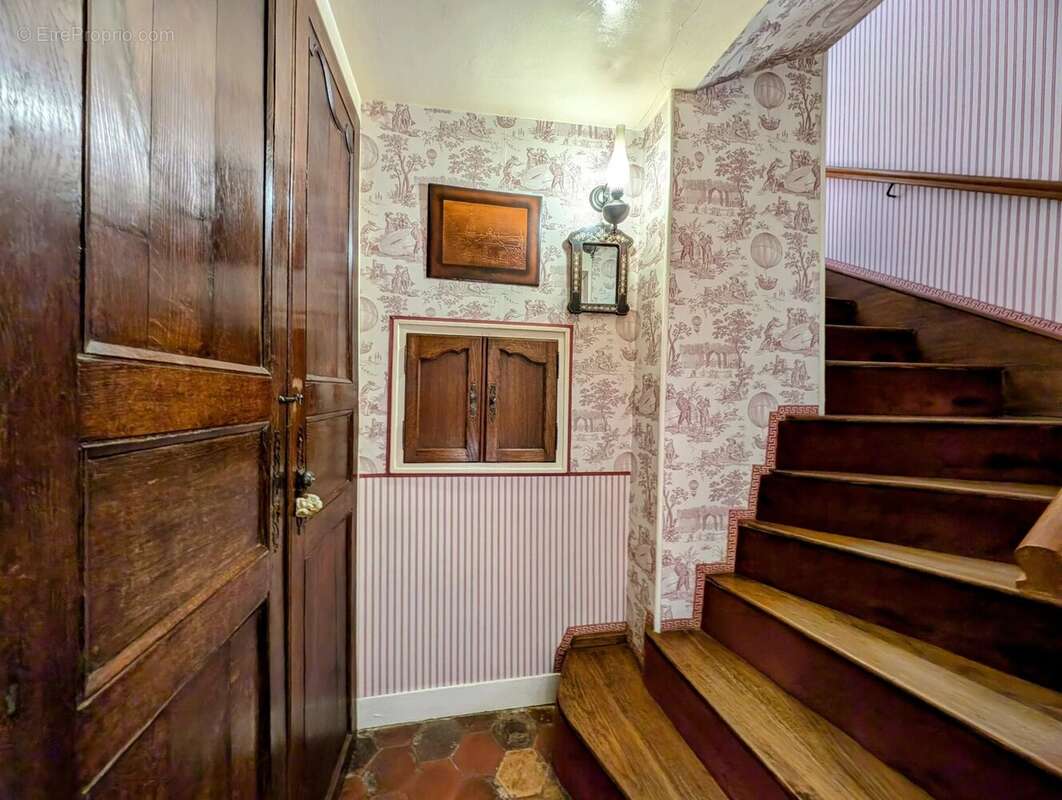 Maison à NEAUPHLE-LE-CHATEAU