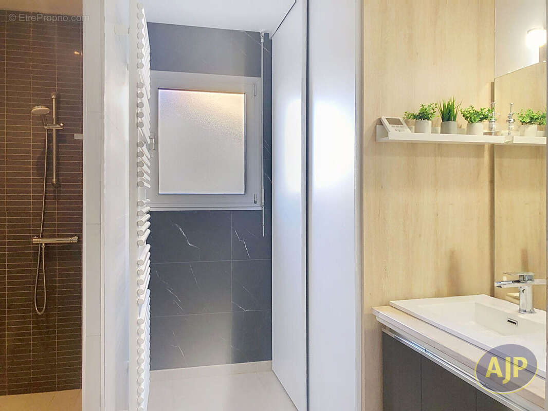 Maison à LA TESSOUALLE