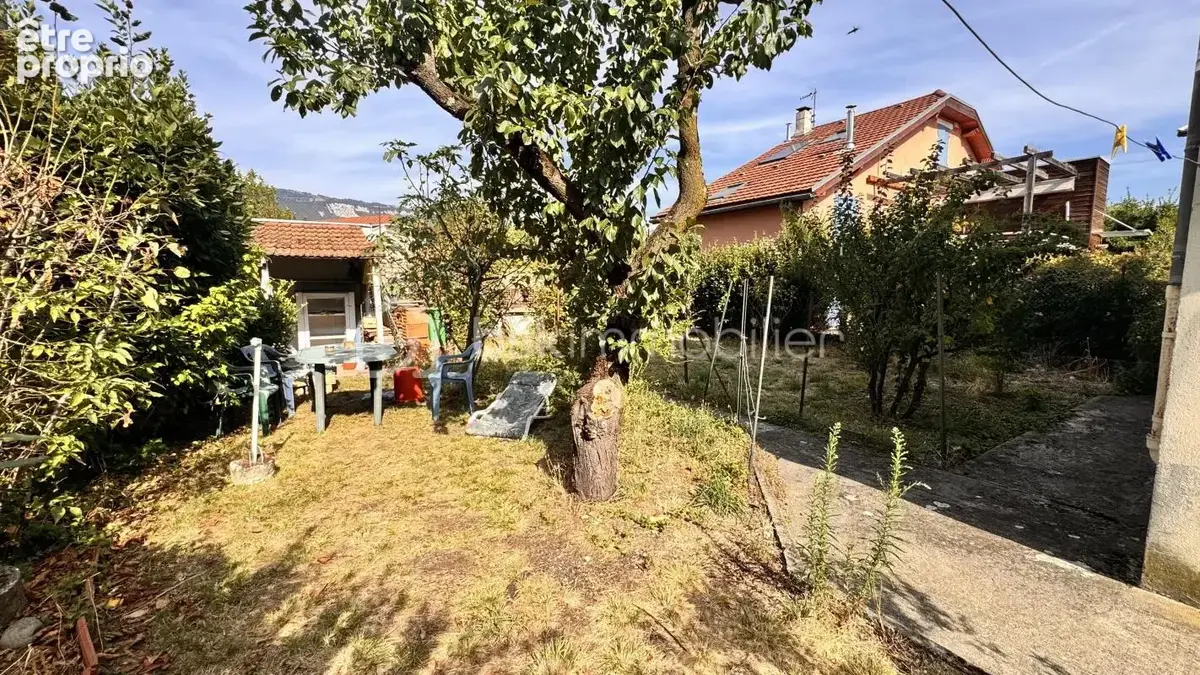 Maison de ville à fort potentiel — Grenoble (Écoles privées & transports à pied) - photo 3