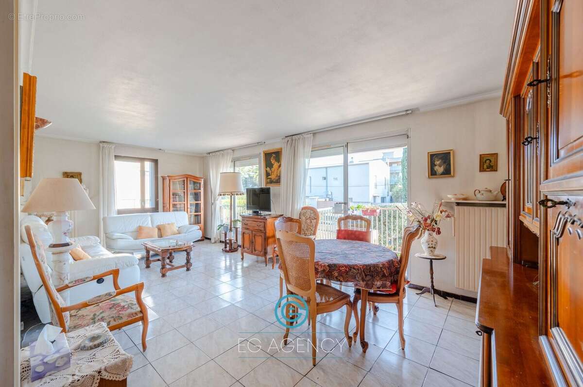 Appartement à MARSEILLE-9E