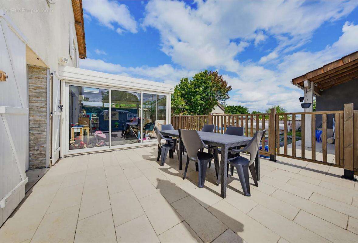 Maison à IZON