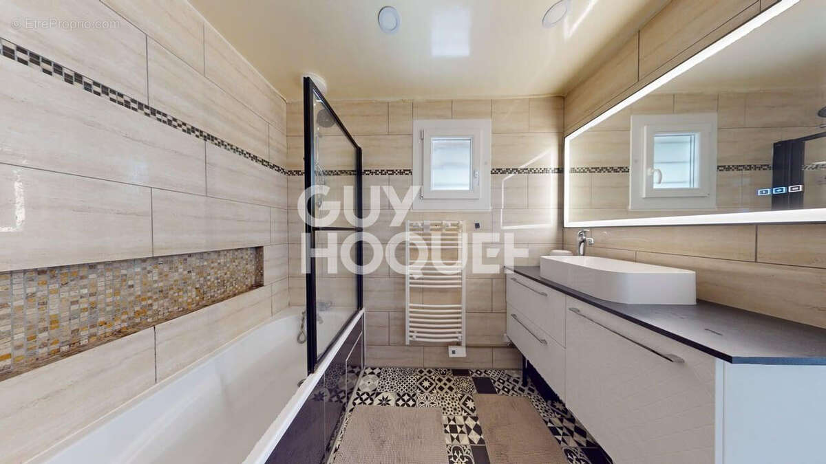 Maison à SAVIGNY-SUR-ORGE