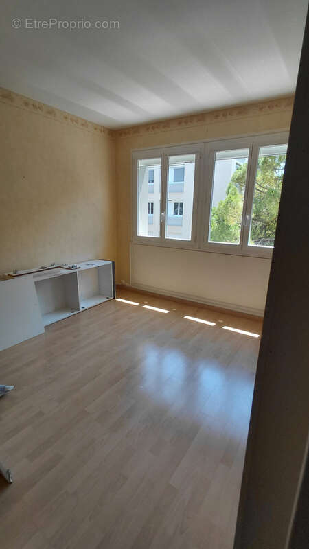 Appartement à PIERRELATTE