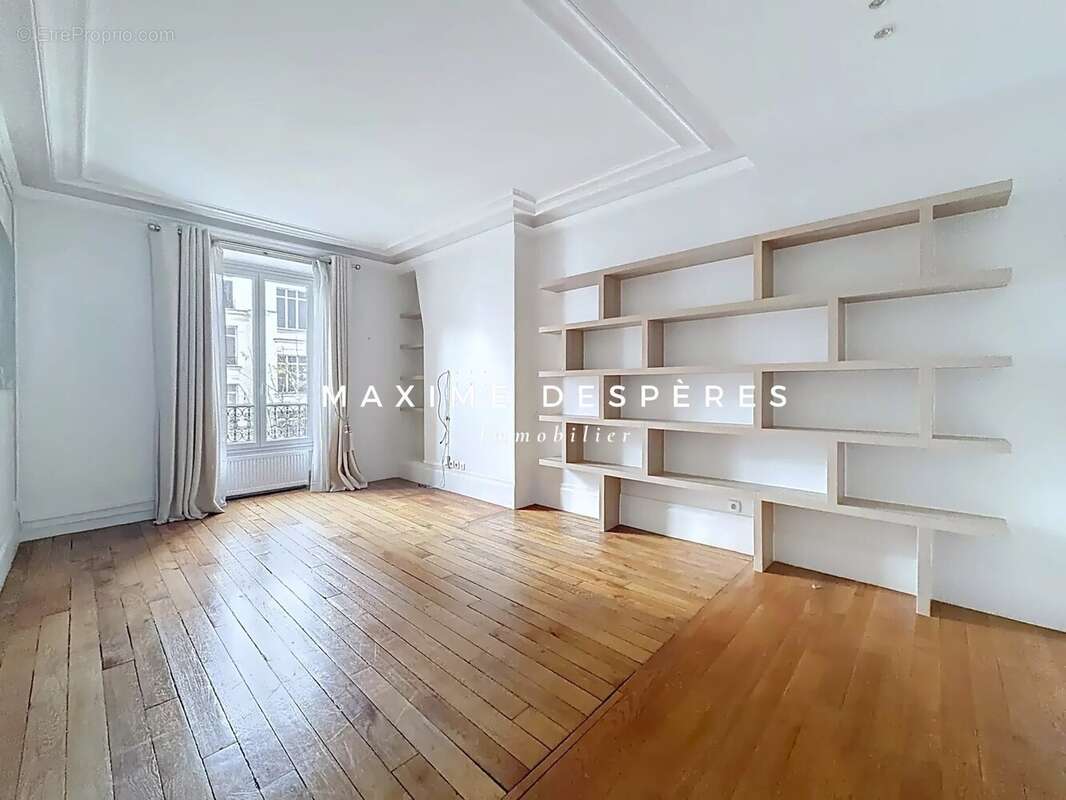 Appartement à NEUILLY-SUR-SEINE
