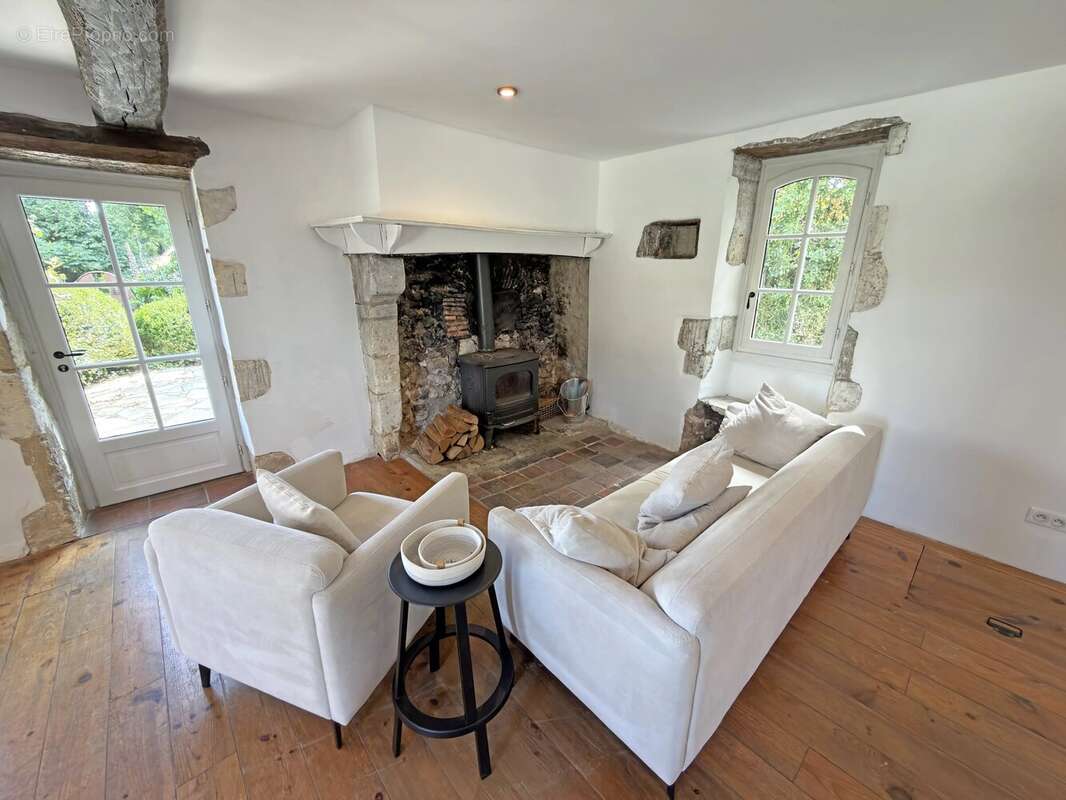 Charmante Propriété en Pierres avec Grange et Piscine ! - photo 5