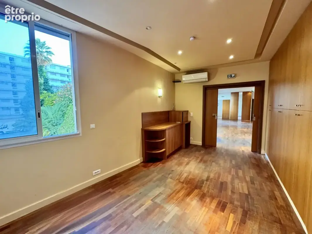 Cannes La Croisette - Appartement 100 m2 à vendre - Gros potentiel locatif - photo 4