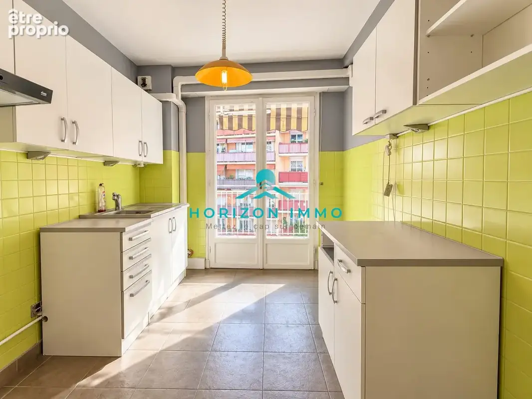 Appartement 3 pièces 61 m² à vendre à Saint-Laurent-Du-Var (06700) - photo 2