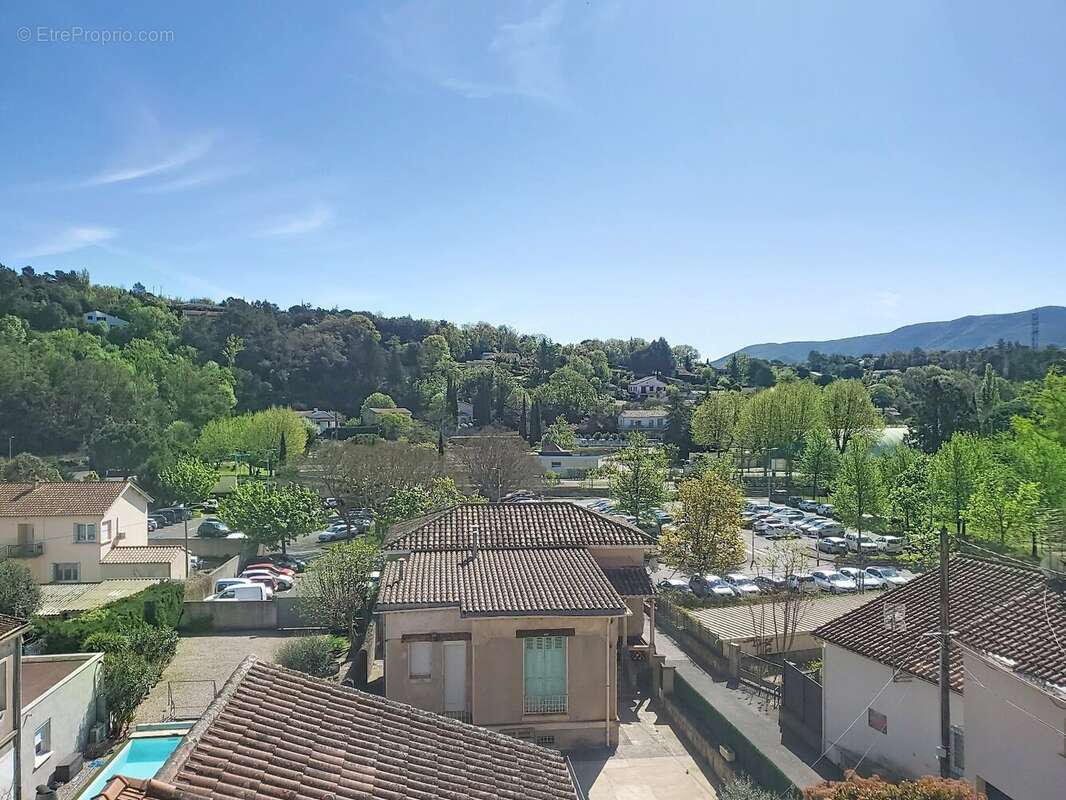 Appartement à LAMALOU-LES-BAINS