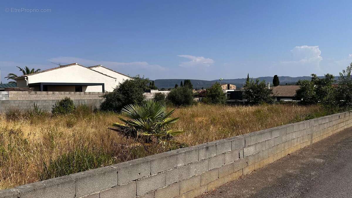 Terrain 616 m² à Trebes  - photo 2