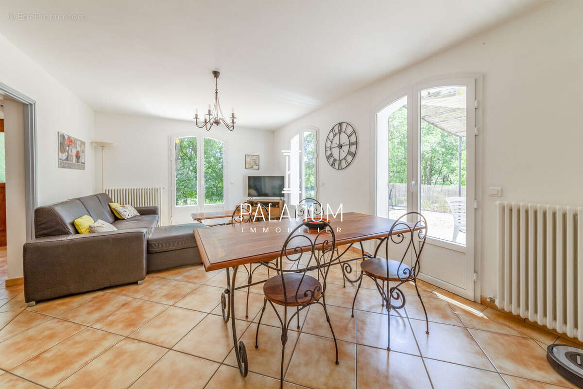 Maison 147 m² à Allemagne-En-Provence  - photo 5