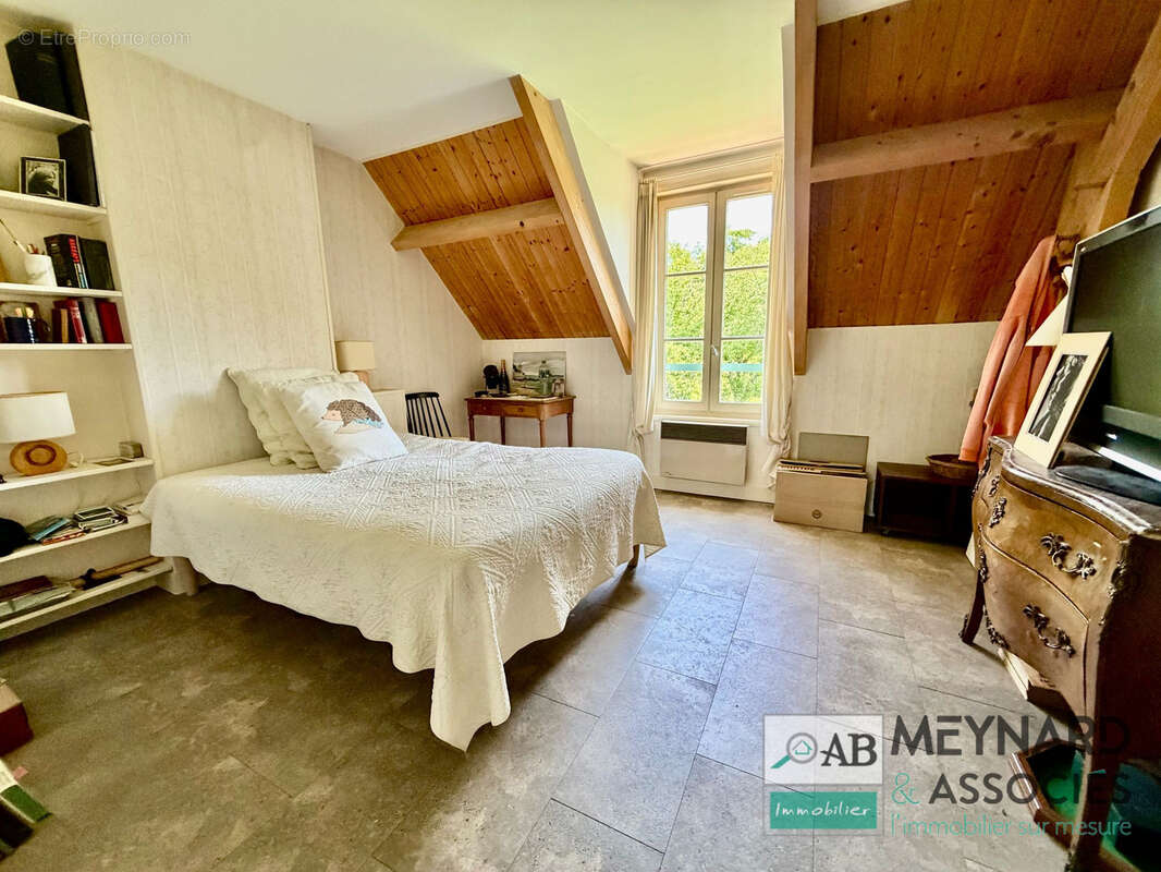 Maison à vendre 5mn Crecy la Chapelle - 3 chambres -Garage- Atelier- jardin 2475m2 - photo 7